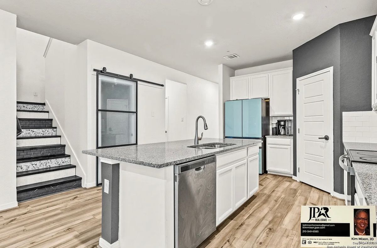 Photo - 3306 Junction Bay