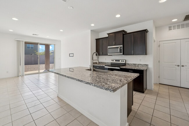 Photo - 4325 W Allen St