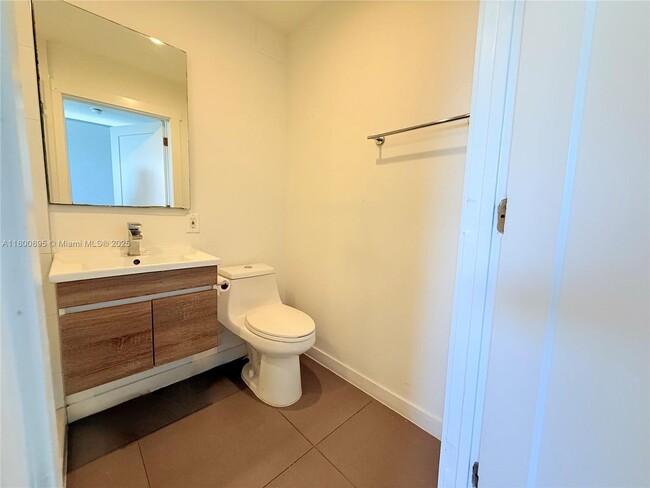 Photo - 924 Marseille Dr Unit 38