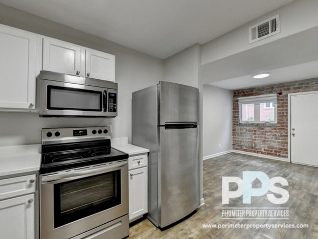 Photo - 217 Lampkin St NE