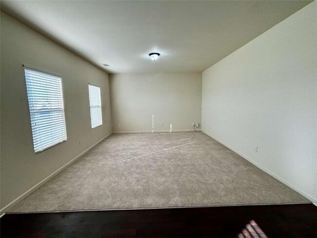 Photo - 343 Merigold Way