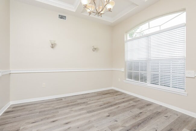 Photo - 1052 Sadie Ln