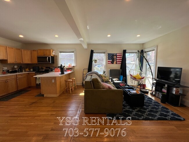 231-237 Everett St