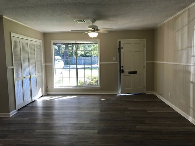Photo - 3 bed 2 Bath Brick Home off Park Avenue!