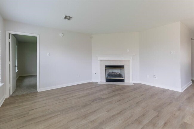 Photo - 16711 Hollow Ridge Dr