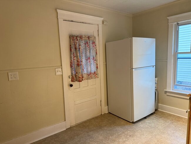 Photo - 308 Robinson St Unit 2 Bdrm
