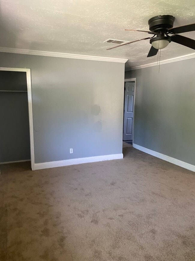 Photo - 2913 Rebel Dr