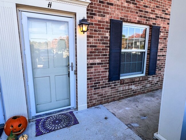 Photo - Charming Brick Townhome in Clemmons/Winston Salem w/ Community Pool!