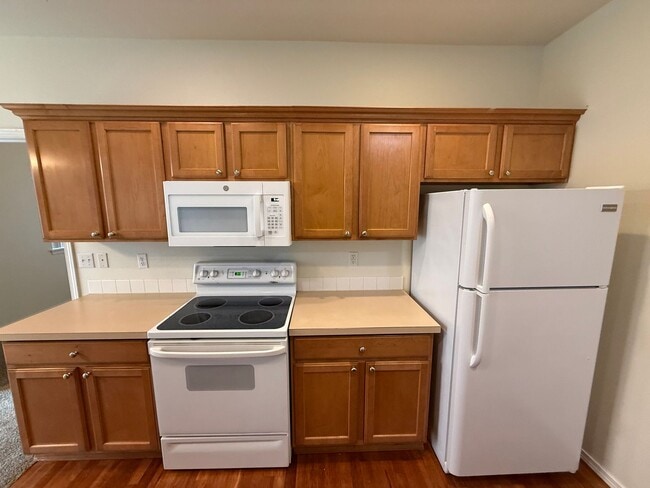 Photo - 4 Bed 3 Bath Gated Townhome Near Maplewood Golf