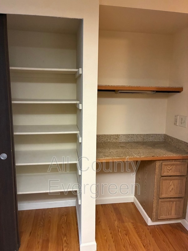 Photo - 987 26th Pl NE