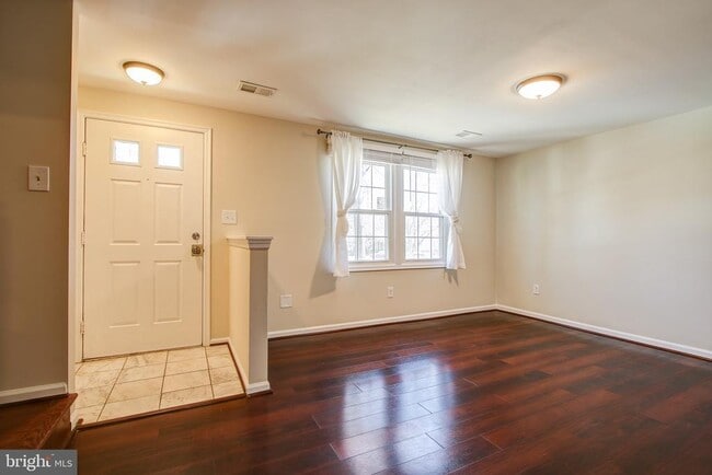 Photo - 6324 Lightburn Ct