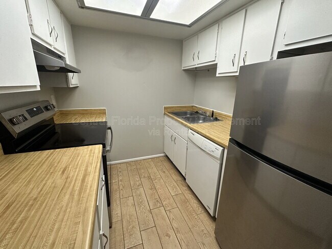 Photo - 296 Lewfield Cir