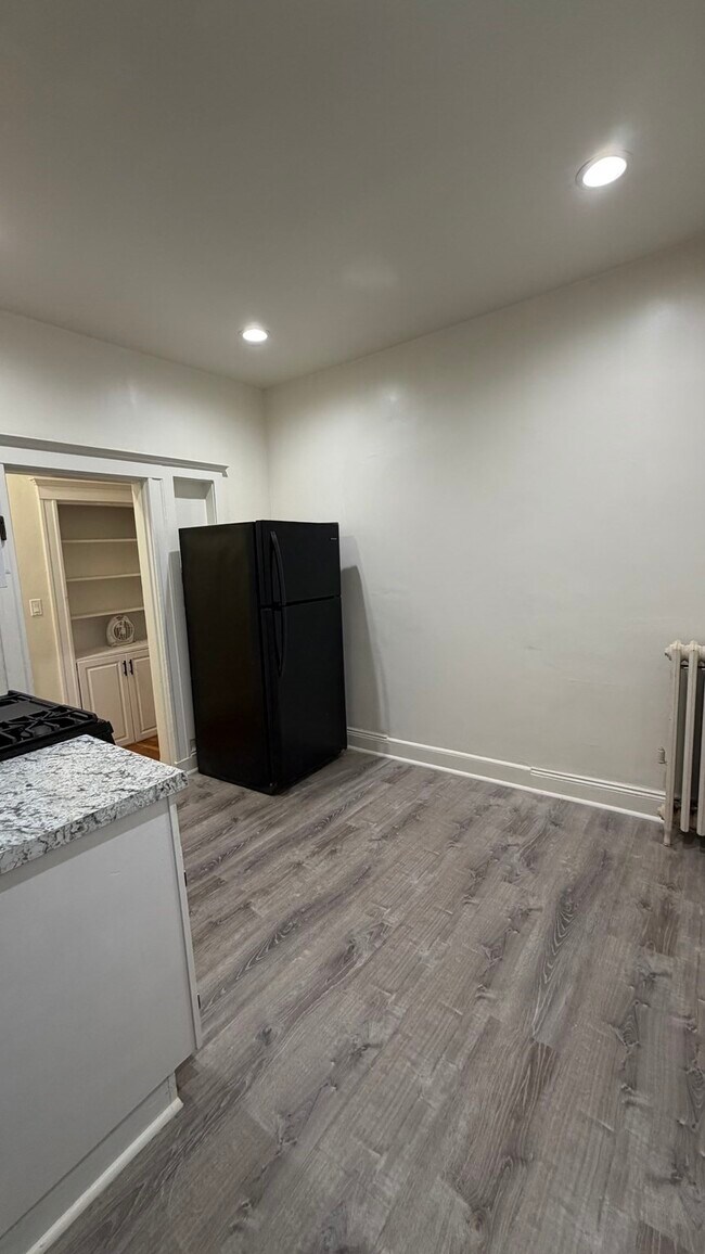 27 Hosmer St Unit 1