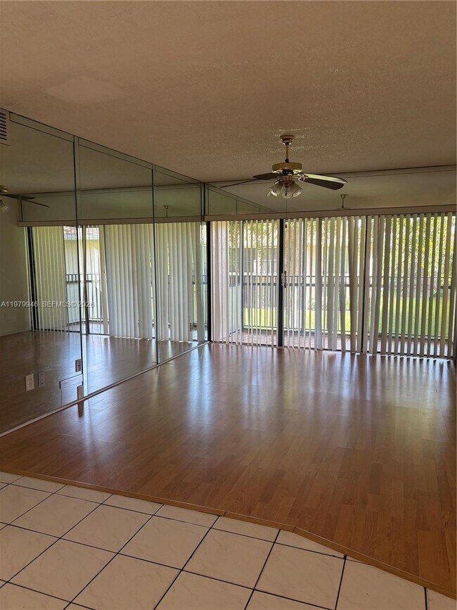 Photo - 5981 Washington St Unit 215