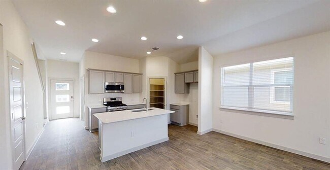 Photo - 3708 Niddry Dr