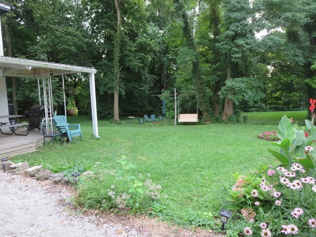 Yard. - 22 McGrath St Unit .5