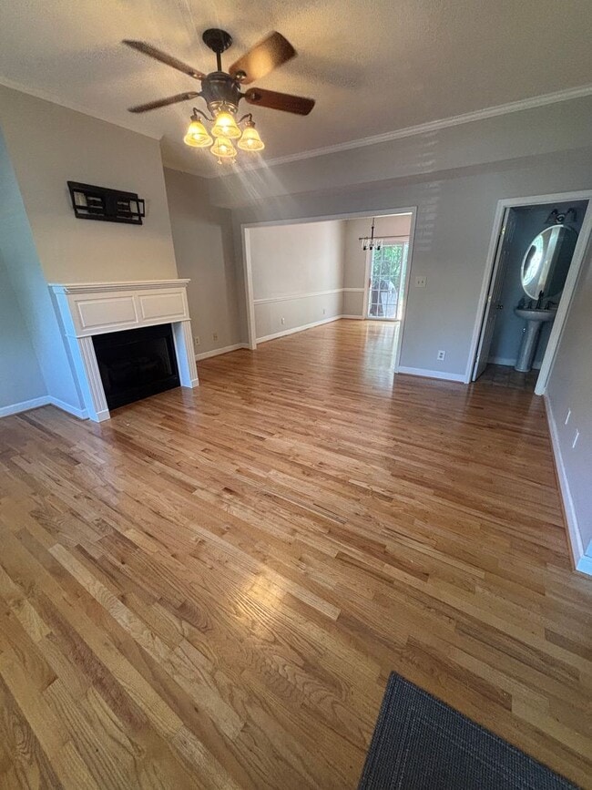 Photo - Beautifully Maintained Townhome In The Heart Of Town!