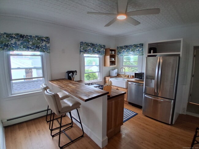 Building Photo - 117 Water St Rental
