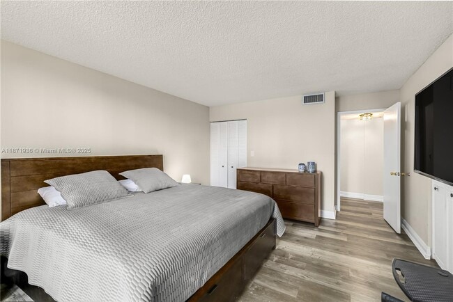Photo - 18181 NE 31st Ct Unit 304