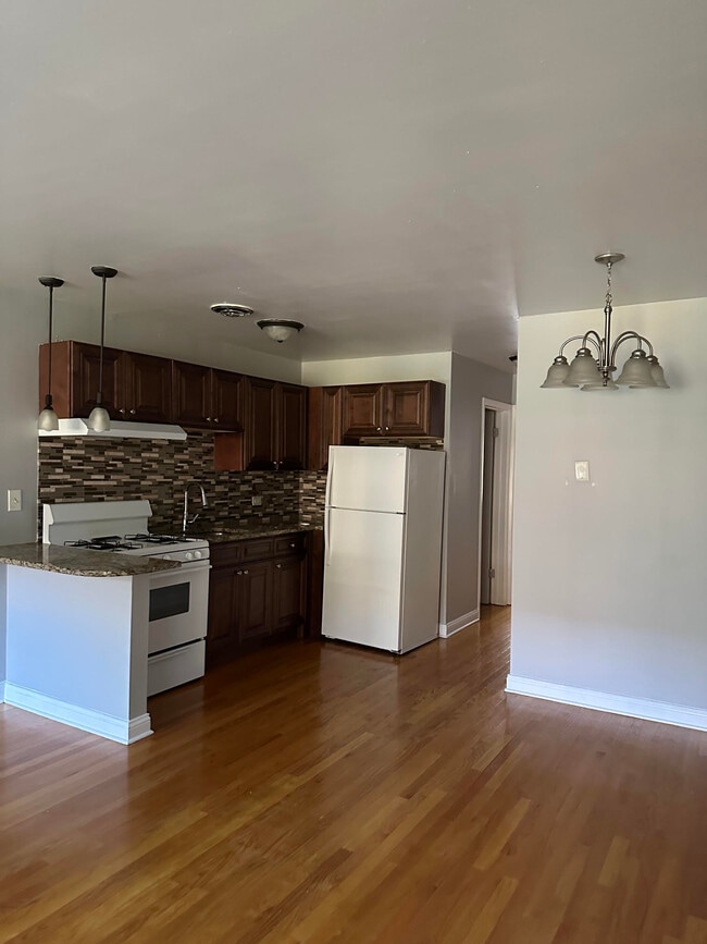 Photo - 8506 Waukegan Rd Unit ONE BEDROOM - 12