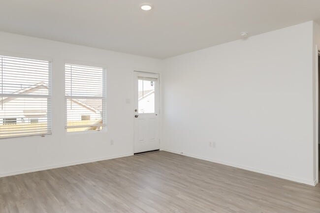 Photo - 2831 Millikan Dr