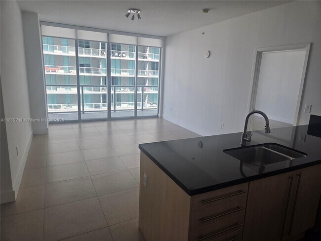 Photo - 79 SW 12th St Unidad 2409