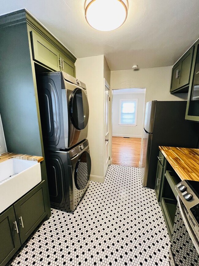 Photo - MOVE-IN SPECIAL: Beautifully Updated 1BD 1...