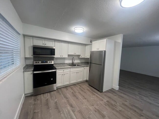 Photo - 2500 Johnson St LLC
