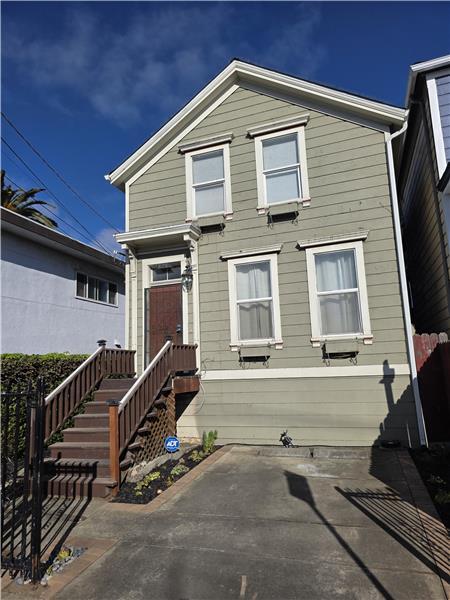 Building Photo - 828 Wood St Rental