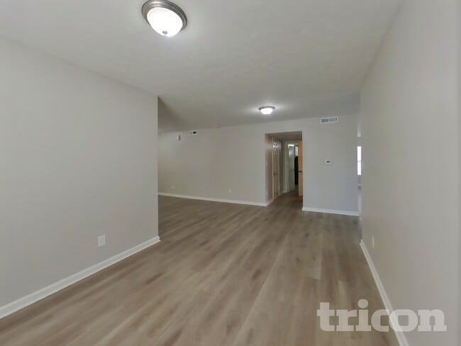 Photo - 1003 Pine Ridge Way