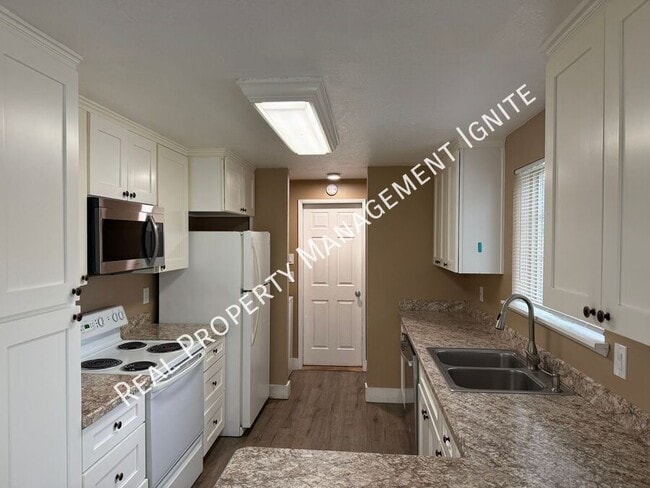 Photo - 1954 NE Red Rock Ln