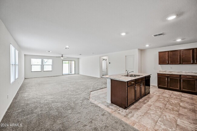 25568 W Euclid Ave