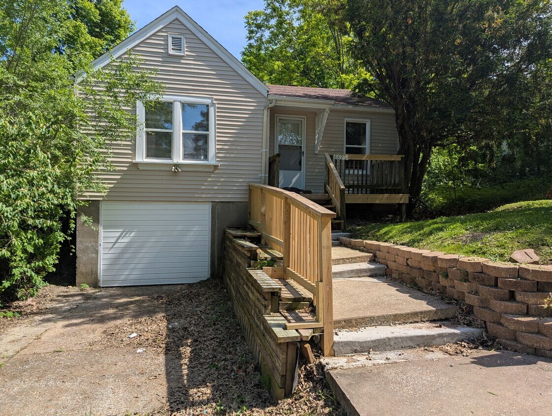 Single Family Charmer in Jennings - Sectio... - COMING SOON - Single Family Charmer in Jen...