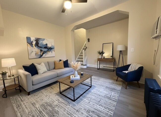 Photo - 4441 Richmond St Unit B