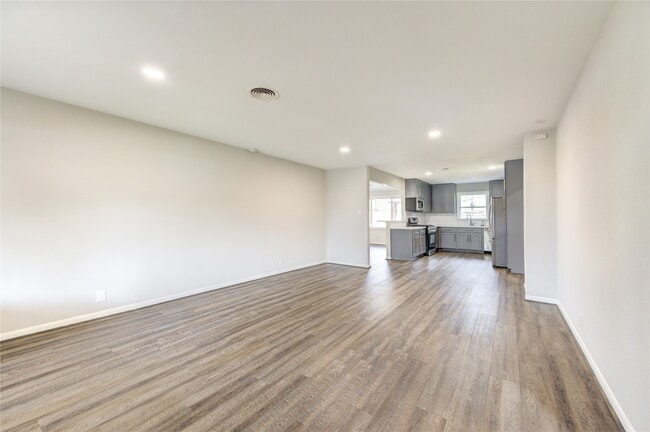 Building Photo - 6026 Clarewood Dr Rental