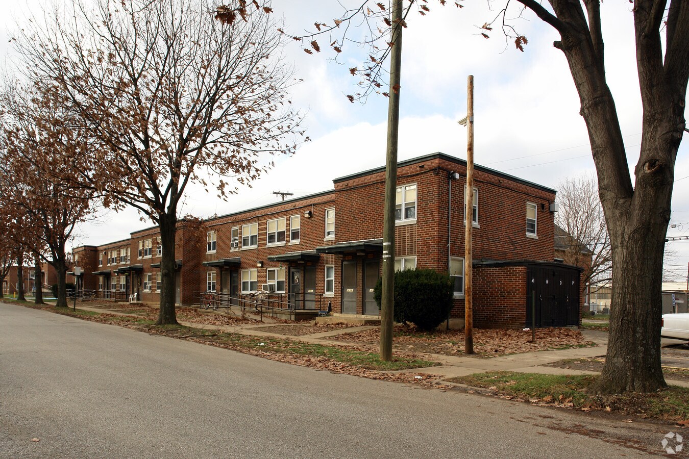 Washington Square Apartments - Washington Square Apartments