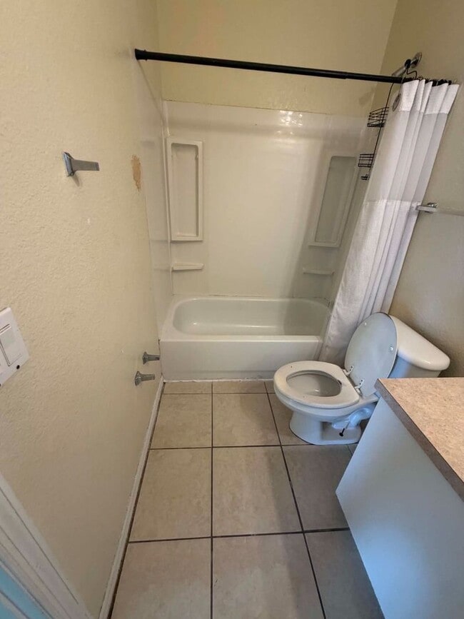 COMING SOON!!! Charming 3/2/2 car garage home in North Port