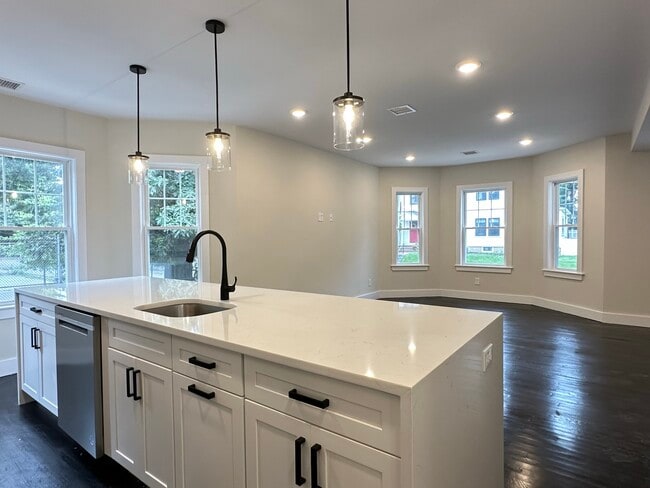 Photo - 131 Grampian Way