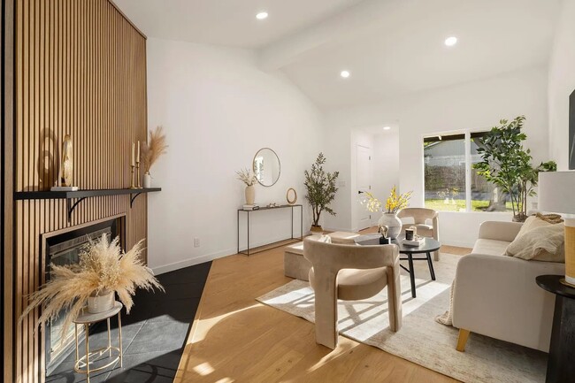 Photo - 5552 E Knoll Dr Unit 5552
