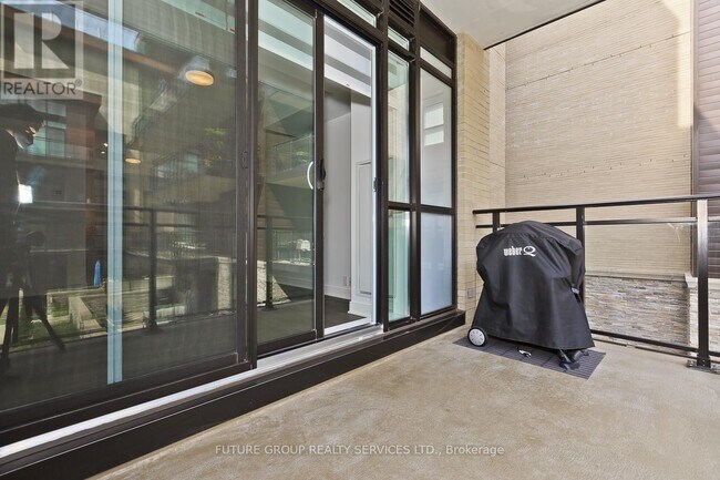 Photo - 262 Lakeshore Rd W Unit 262