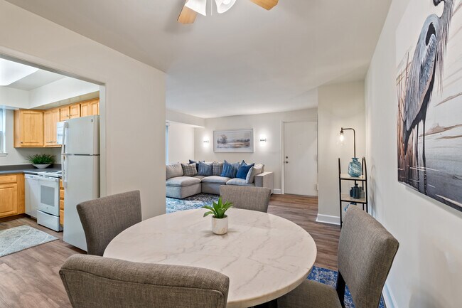 Photo - Woodsdale Apartments