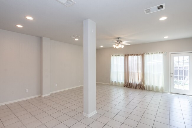 Building Photo - 507 N 1st St Rental