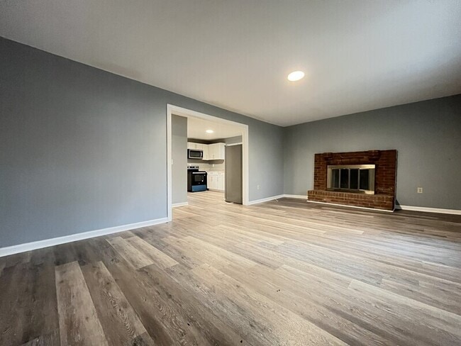 Photo - 1229 Jenkins St