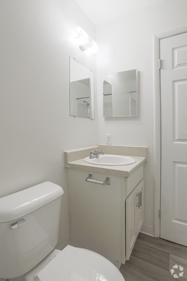 1 BR, 1 BA - Bathroom