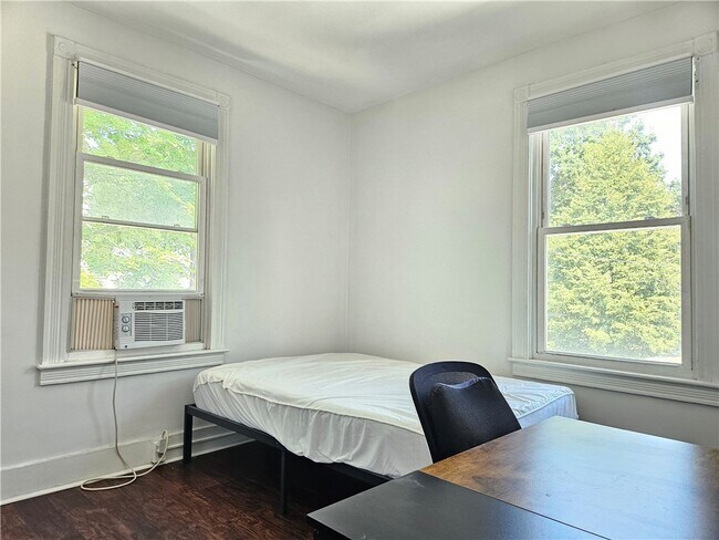 Photo - 445 N Tioga St
