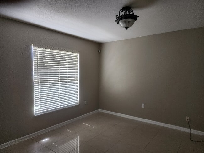 Photo - 317 Puffer Ct