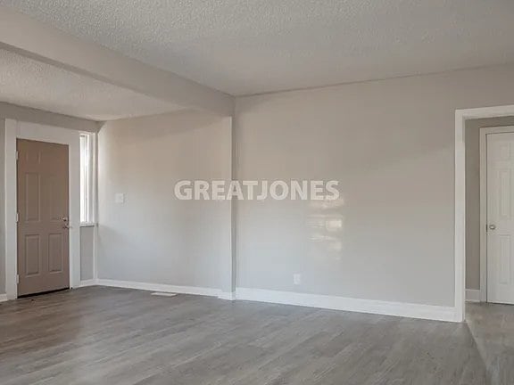 Photo - 760 Hopkins Dr