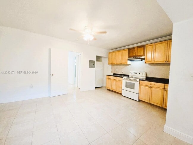 Photo - 1020 NW 6th St Unidad 3