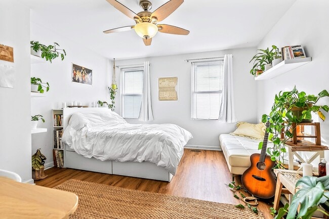 Photo - 1623 Edgley St
