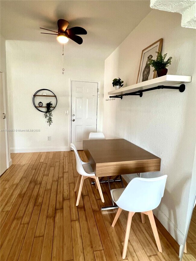 Photo - 8415 Harding Ave